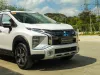 Dịch vụ thay kính chắn gió xe Mitsubishi Xpander Cross ngay tại nhà